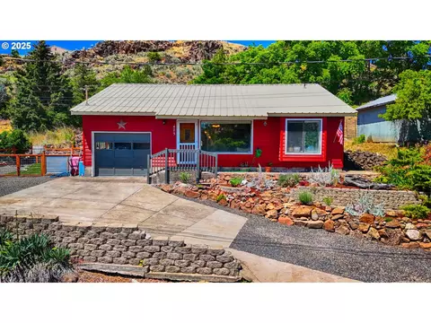 475 Burnham Ave, Maupin, OR 97037