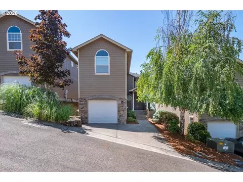 1487 NE Four Seasons Dr, Roseburg, OR 97470