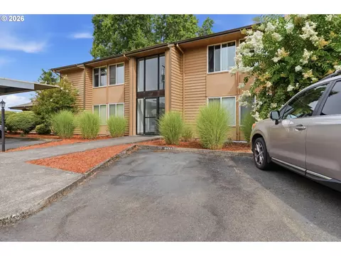 1167 NE Grant St #A, Hillsboro, OR 97124