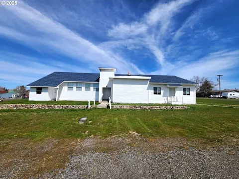 203 E Court St, Condon, OR 97823