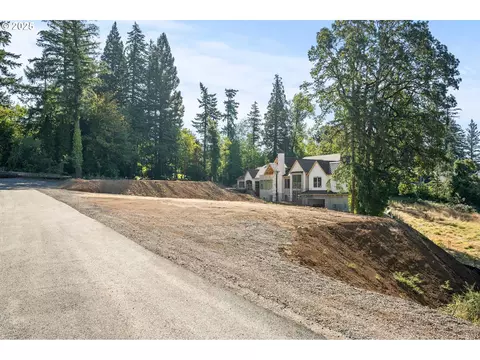 13560 Goodall Rd #4, Lake Oswego, OR 97034