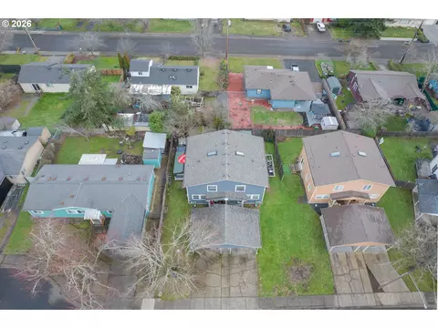 View/Area - 215 Smith Loop, Springfield, OR 97478 photo 1 of 5