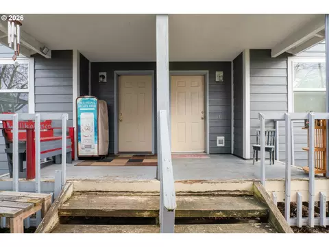 Exterior - 215 Smith Loop, Springfield, OR 97478 photo 1 of 4