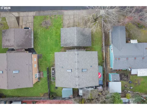 View/Area - 215 Smith Loop, Springfield, OR 97478 photo 4 of 5