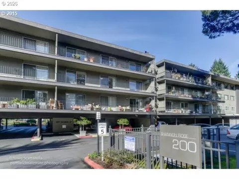 200 Burnham Rd #306, Lake Oswego, OR 97034