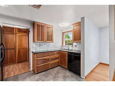 Kitchen - 233 Howard Ave, Eugene, OR 97404 photo 2 of 3