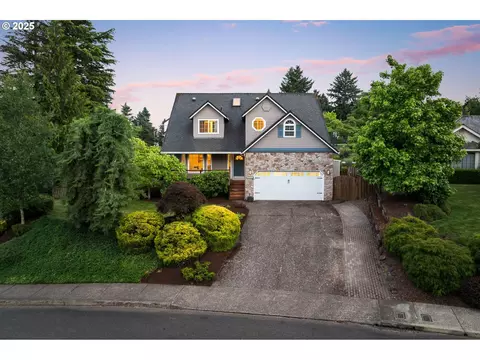 2232 SW Vacuna St, Portland, OR 97219