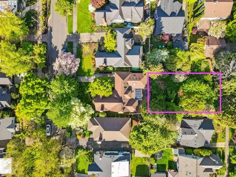 SE Clay St, Portland, OR 97214
