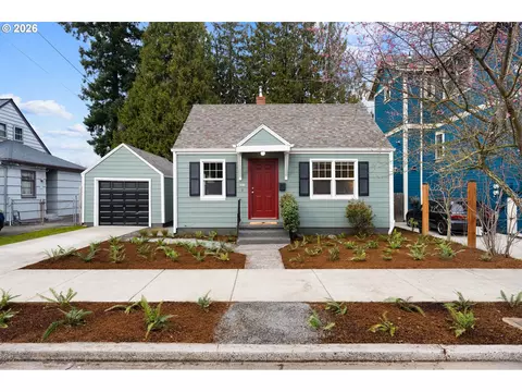 221 N Stafford St, Portland, OR 97217