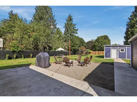 Exterior - 4921 SE Welch Rd, Gresham, OR 97080 photo 4 of 6