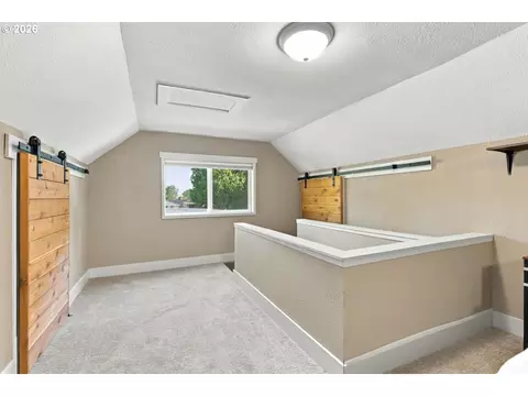 Entry Way - 4921 SE Welch Rd, Gresham, OR 97080 photo 1 of 3