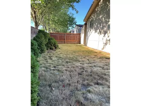 Exterior - 1949 SE Palmquist Rd #41, Gresham, OR 97080 photo 3 of 4