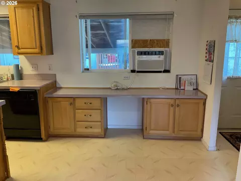 Kitchen - 1949 SE Palmquist Rd #41, Gresham, OR 97080 photo 1 of 11