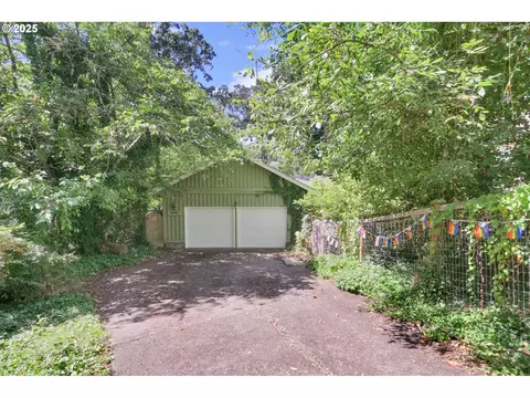 1340 Spyglass Dr, Eugene, OR 97401