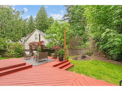 Exterior - 1944 SW 20th Ct, Gresham, OR 97080 photo 8 of 11