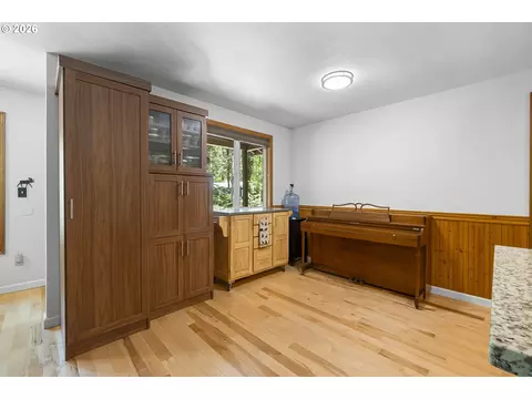 Kitchen - 65552 E Timberline Dr, Rhododendron, OR 97049 photo 6 of 6