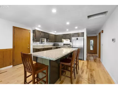 Kitchen - 65552 E Timberline Dr, Rhododendron, OR 97049 photo 5 of 6