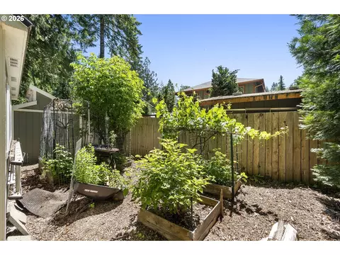 Exterior - 65552 E Timberline Dr, Rhododendron, OR 97049 photo 9 of 10