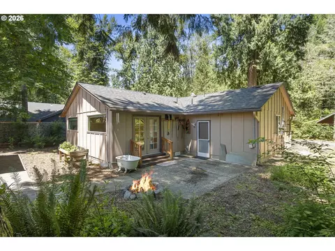 Exterior - 65552 E Timberline Dr, Rhododendron, OR 97049 photo 7 of 10