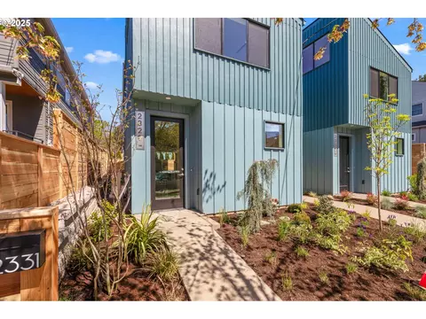 2329 SE Sherman St, Portland, OR 97214