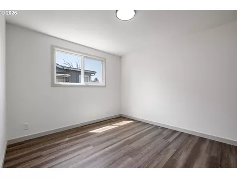 1550 S St, Springfield, OR 97477 photo 14