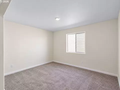 Bedroom - 4202 SW Thomas Ave, Gresham, OR 97080 photo 3 of 9