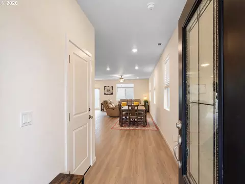 Entry Way - 4202 SW Thomas Ave, Gresham, OR 97080 photo 1 of 3