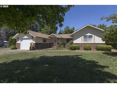 475 SW Monroe St, Sheridan, OR 97378