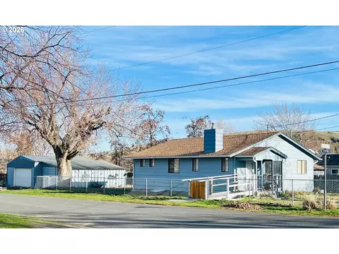 103 SE 17th Ave, Milton Freewater, OR 97862