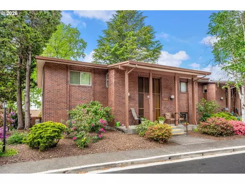 11490 SW Crown Dr #2, King City, OR 97224