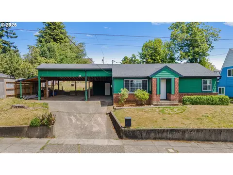 1531 Meade St, North Bend, OR 97459