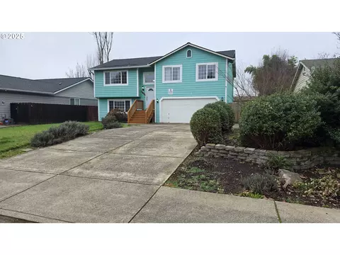 Other - 934 S 46th St, Springfield, OR 97478 photo 3 of 11