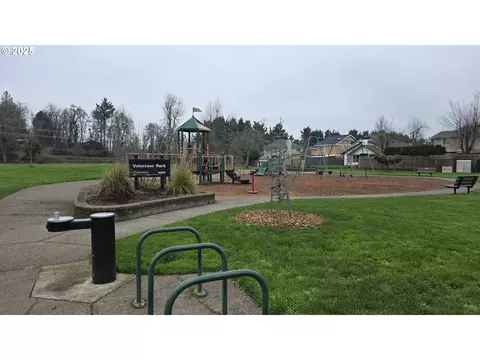 Other - 934 S 46th St, Springfield, OR 97478 photo 10 of 11