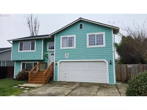 Exterior - 934 S 46th St, Springfield, OR 97478 photo 3 of 12