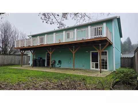 Exterior - 934 S 46th St, Springfield, OR 97478 photo 10 of 12