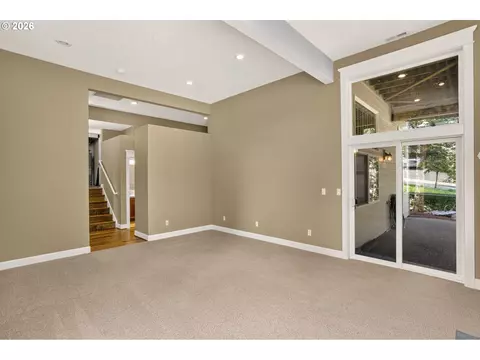 Living - 2427 SElliott Dr, Gresham, OR 97080 photo 8 of 8