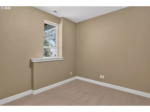 Bedroom - 2427 SElliott Dr, Gresham, OR 97080 photo 4 of 9