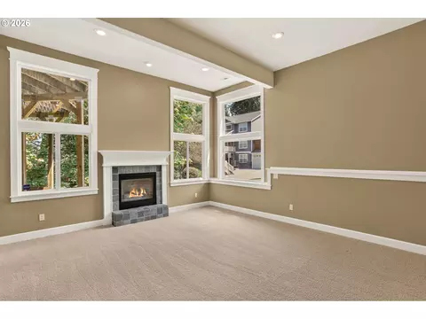 Living - 2427 SElliott Dr, Gresham, OR 97080 photo 6 of 8