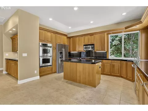 Kitchen - 2427 SElliott Dr, Gresham, OR 97080 photo 2 of 6