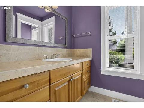 Bath - 2427 SElliott Dr, Gresham, OR 97080 photo 4 of 4