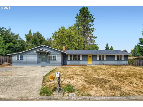 8755 SW Pinebrook St, Tigard, OR 97224