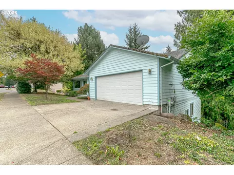 Exterior - 36430 Dubarko Rd, Sandy, OR 97055 photo 2 of 12