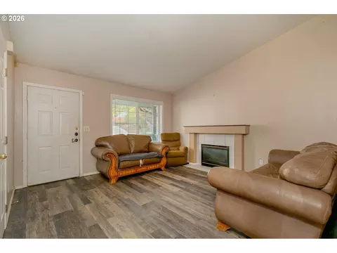 Living - 36430 Dubarko Rd, Sandy, OR 97055 photo 1 of 6