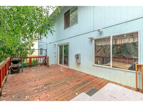 Exterior - 36430 Dubarko Rd, Sandy, OR 97055 photo 6 of 12