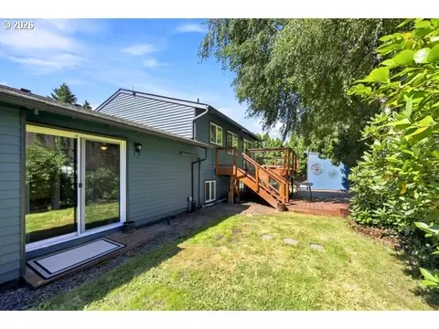 Exterior - 3691 NE 4th St, Gresham, OR 97030 photo 6 of 7