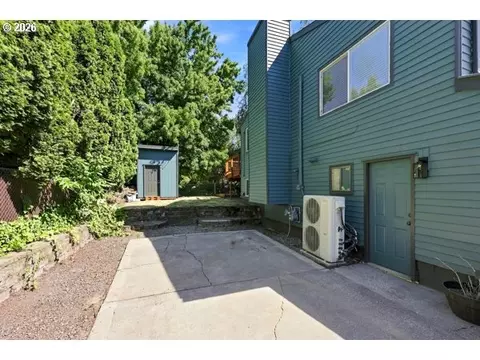 Exterior - 3691 NE 4th St, Gresham, OR 97030 photo 4 of 7