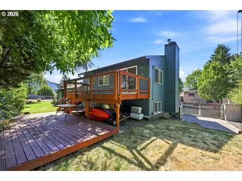 Exterior - 3691 NE 4th St, Gresham, OR 97030 photo 3 of 7
