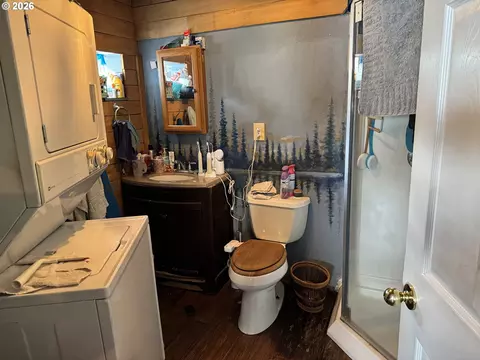 Bath - 680 1st Ave, Powers, OR 97466 photo 1 of 3