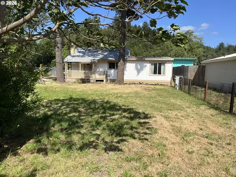 Exterior - 680 1st Ave, Powers, OR 97466 photo 3 of 4