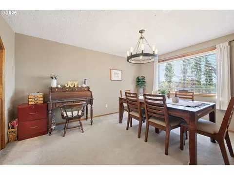 Dining - 1910 SW 3rd Dr, Gresham, OR 97080 photo 1 of 2